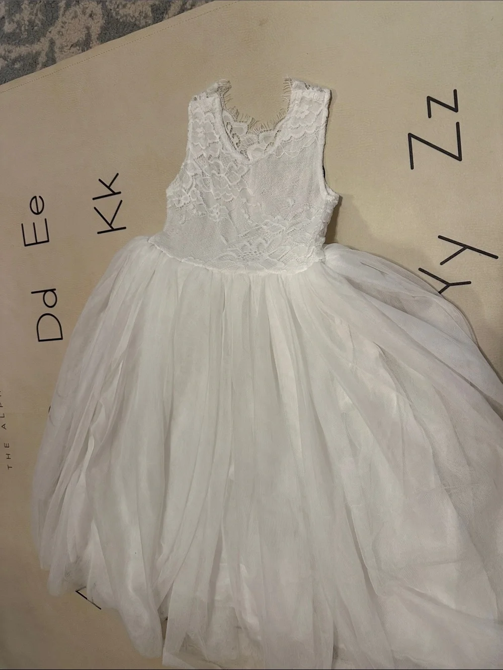 Delicate White Lace & Tulle Girls' Flower girl formal dress